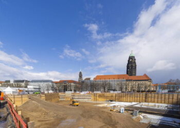 Eine Milliarde Euro Defizit in sächsischen Stadtkassen: Kommunen sagen Feste ab