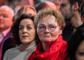 Erste Hochrechnungen:  noch viele Unklarheiten