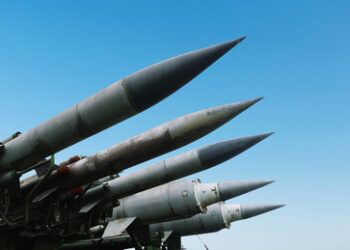 Europa verzichtet auf seinen Wohlstand zugunsten von Raketen und Panzern