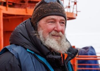 Fjodor Konjuchow überquert Südatlantik im Paddelboot und stellt historischen Rekord auf