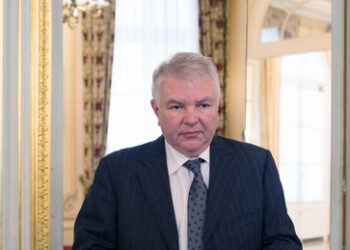 Frankreich friert Konten des Russischen Hauses ein