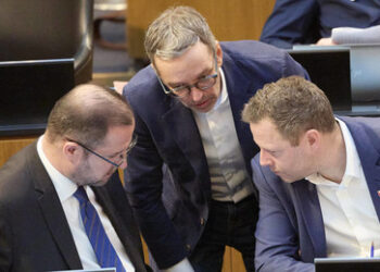 Koalitionsgespräche zwischen FPÖ und ÖVP drohen zu scheitern: Krise erreicht Höhepunkt