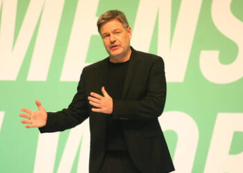 Mehr als 100 Plagiatsverdachtsfälle in Habecks Doktorarbeit ‒ dieser weist Vorwürfe von sich