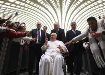 Papst erleidet Atemkrise und Anämie – Zustand kritisch