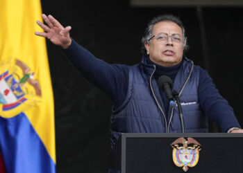 Petro attestiert Selenskij Dummheit: "Am Ende schenkt er die Ukraine den Nordamerikanern"