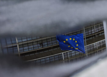 Reuters: EU will vor einem Waffenstillstand in der Ukraine ein Friedensabkommen