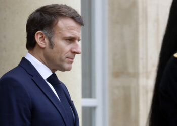 Russland verdient nach einem weiteren Fehler Macrons gutes Geld