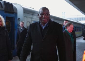 Ukrainischer Oppositioneller: London torpediert erneut mögliche Friedensverhandlungen