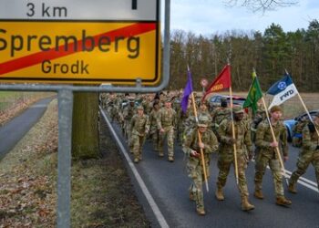 Von Sagan nach Spremberg gegen Moskau? Wie ein Gedenkmarsch ein Kriegsbündnis schmiedet