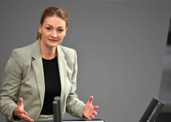 Bayern: CSU-Gesundheitsministerin will Krankenhäuser "auf Kriegsfall vorbereiten"