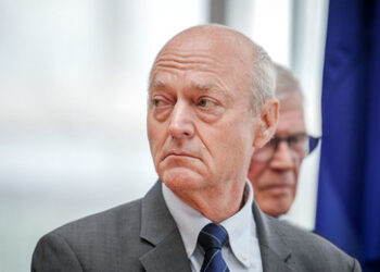 Ex-BND-Chef Schindler: "Wir sind abhängig von den US-Geheimdiensten"