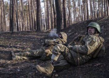 Medienbericht: Westliche Fachleute für Satelliten verlassen die Ukraine