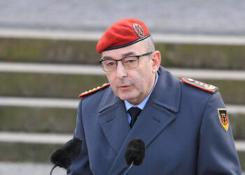 Plant Deutschland den Angriff auf Russland? Deutscher General fordert "aktive Verteidigung"