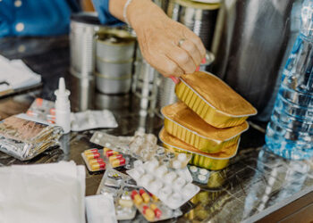 Polens Innenministerium empfiehlt Bürgern Vorrat an Lebensmitteln und Medikamenten für drei Tage