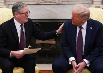 Russischer Geheimdienst: Großbritannien versucht, Trumps Friedensbemühungen zu untergraben