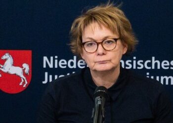 Strafanzeige wegen Beleidigung – Niedersachsens Innenministerin zeigt beim Karneval wenig Humor