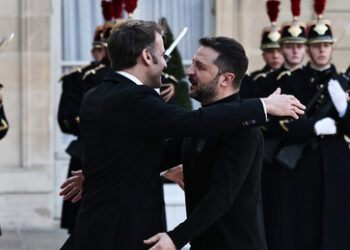 "Koalition der Willigen" in Paris: Schöne Worte für den Krieg