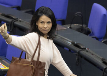 Baerbocks Vermächtnis: Tausende Afghanen ohne Sicherheitsprüfung eingereist