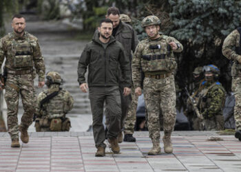 Befehlshaber der ukrainischen Armee fordert 30.000 Wehrpflichtige pro Monat