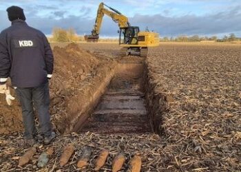 Behördenirrsinn – Feldbesitzerin soll rund 50.000 Euro für Bergung von Weltkriegsbomben zahlen