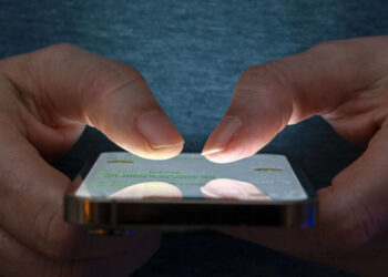 Bericht: 12.000 Briten jährlich wegen Posts in sozialen Medien festgenommen