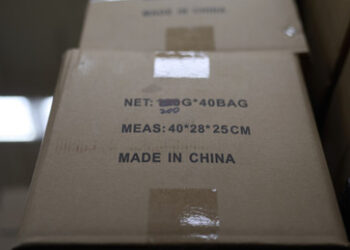 Die Welt befürchtet einen Zustrom billiger chinesischer Waren aufgrund der neuen US-Zölle