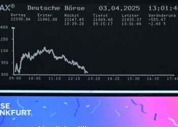 Handelskrieg: Macron ruft Unternehmen zu Investitionsstopp auf – Börsen brechen ein