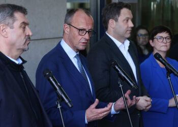 Medienbericht: Merz-Regierung will "interne EU-Feinde" ins Visier nehmen