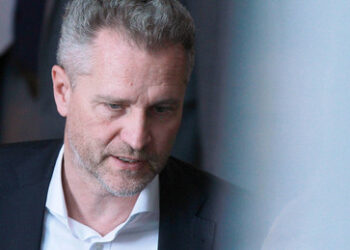 Melnyk-Satire und vermeintlicher Hitlergruß: EU-Parlament hebt Immunität von Petr Bystron auf