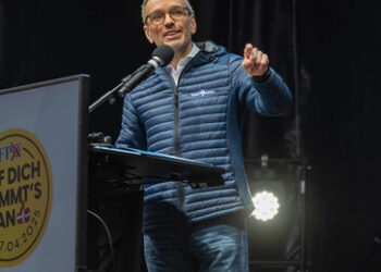 Österreichs Wohlstand laut Kickl durch Politik bedroht