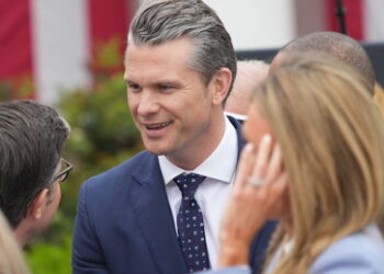 Pentagonchef Hegseth droht China in Panama