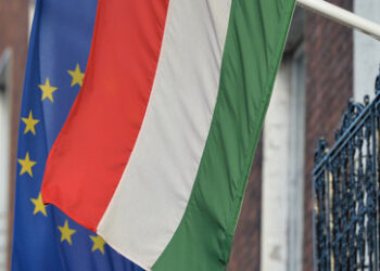 Politico: EU-Beamte benutzen Faraday-Hüllen für digitale Geräte zu Spionageschutz bei Ungarn-Reise 