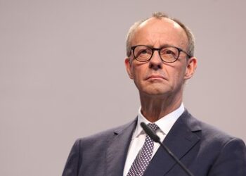 Sacharowa fragt: An welches Kapitel deutscher Geschichte will Merz "wieder" anknüpfen?