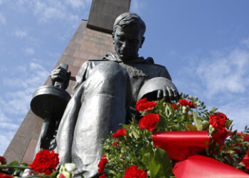 Skandal um Gedenkfeiern ohne Russen: Sacharowa wirft Baerbock Nazi-Praktiken vor