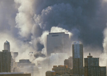 WTC7 gesprengt? –  Laut US-Senator könnte es eine neue 9/11-Untersuchung geben