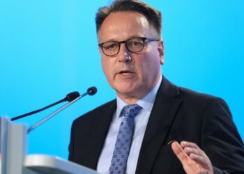 "Das bringt Friedensbewegung zum Erwachen" – Christen in der AfD über Militarisierung der Amtskirche