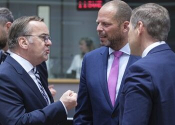 Belgiens Verteidigungsminister gibt zu: Ukraine-Waffenruhe dient Einmarsch von NATO-Truppen