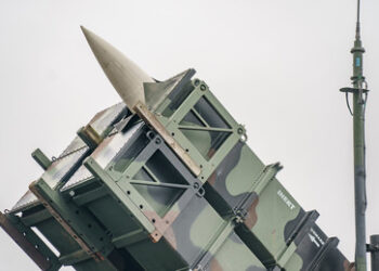 Bloomberg: Großbritannien und EU planen Kauf von US-Waffen für Ukraine