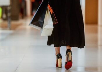 Edelhandtaschen und Kleidung: Nachfrage nach Luxusmarken in Russland steigt