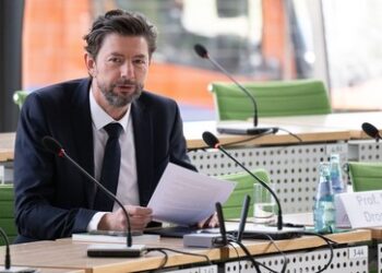 Für die nächste "Pandemie": Drosten fordert vor Sächsischem Landtag mehr Forschungsgelder