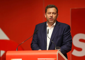 Harsche Kritik für SPD-Chef Lars Klingbeil beim NRW-Landesparteitag