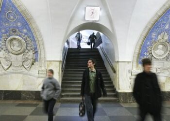 Medien: In die Moskauer Metro kommt ein unter Chruschtschow entferntes Stalin-Basrelief
