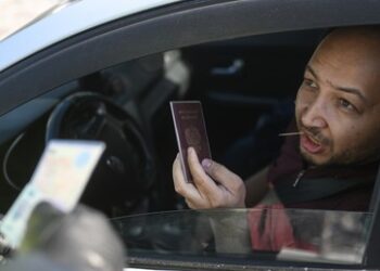 Sankt Petersburg will Migranten verbieten, als Taxifahrer oder Kurier zu arbeiten