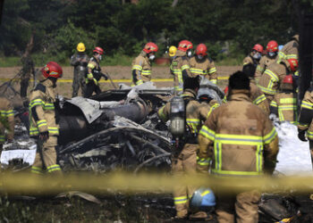 Südkorea: Patrouillenflugzeug der Marine stürzt mit vier Menschen an Bord ab
