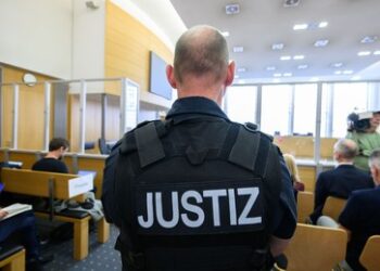 VW-Diesel-Skandal: Haftstrafen für Manager, Bewährung für Ex-Vorstandsmitglied