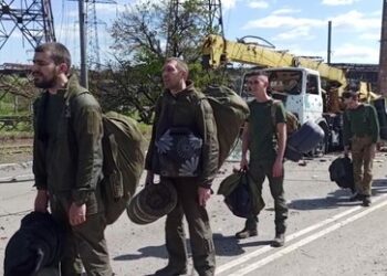 Woke Sprechblasen, braune Realität: Wie deutsche "Werte-Politiker" Faschisten hofieren