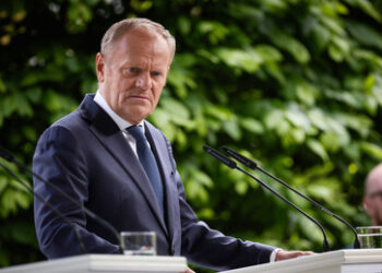 "Der Russe war's" – Polens Regierungschef Tusk zu Brandanschlag auf Einkaufszentrum