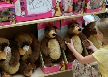 "Mascha und der Bär" verlassen Russland? Was ist los mit den russischen Trickfilmstars