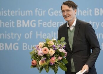 "Völlig losgelöst" – GroKo degradiert Lauterbach in den Ausschuss für Raumfahrt