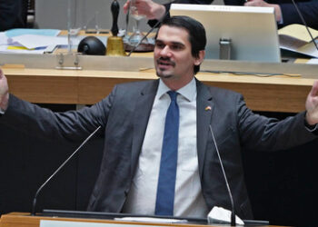 AfD erzwingt Auskunft: Senat muss Vornamen von Messertätern offenlegen